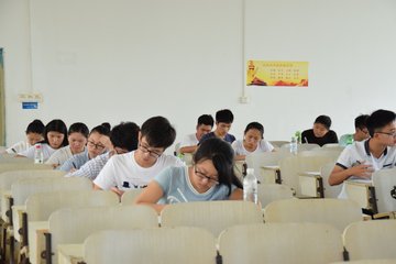 川越課外輔導(dǎo)是一家專(zhuān)業(yè)的針對(duì)小學(xué),初中,高中學(xué)生的課外輔導(dǎo)機(jī)構(gòu)