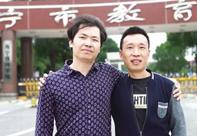 孩子被鎖車內遭遇火災，兩位老師砸窗救人……危險關頭，這些老師想到的是快救孩子 | 特別關注