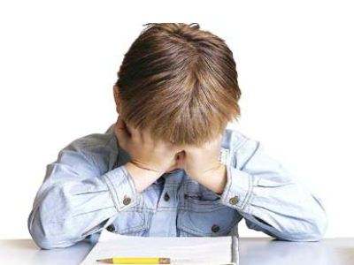 家長(zhǎng)應(yīng)做高三學(xué)生的“陪跑者”而非“施壓者”