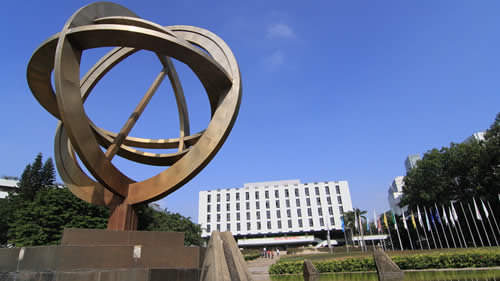 這所大學(xué)不是985、211，校友總財富僅次于清華北大，位居全國第三