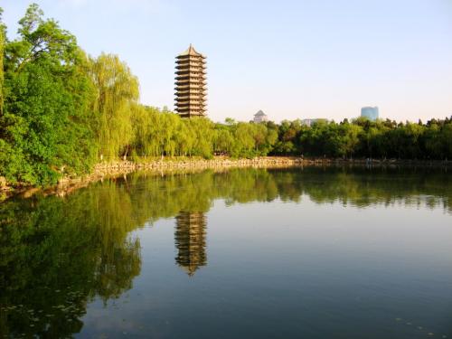 北大一教師被舉報與多人發(fā)生不正當關(guān)系，校方通報：撤銷教師資格！解聘！| 特別關(guān)注