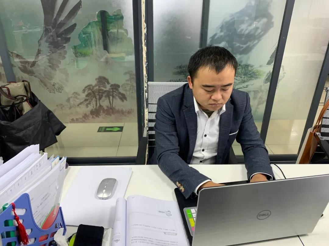 教知識更教方法——跟著陳老師，數(shù)學輕松拿下