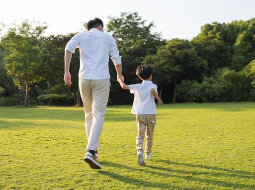 父親，是你決定了孩子中學(xué)能否過好！當(dāng)?shù)亩己煤每纯?